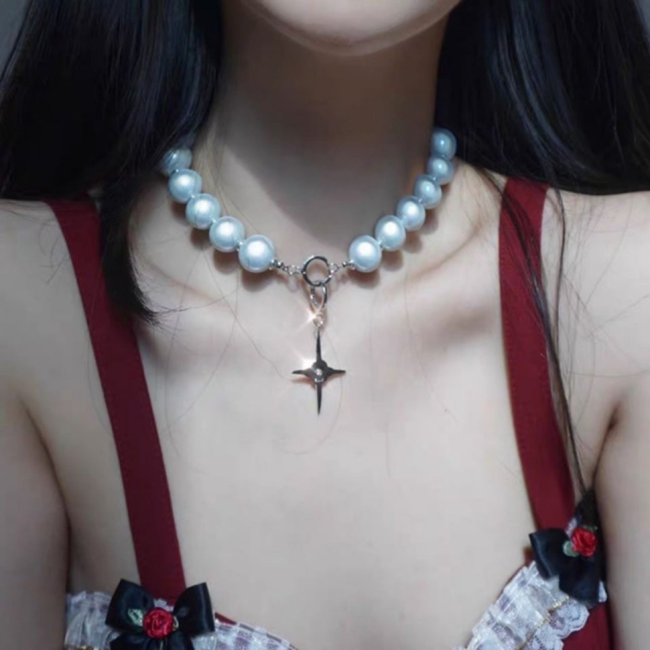 Design Reflective Pearl Necklace Female Clavicle Chain Net Celebrity Jewelry DealSniper.net