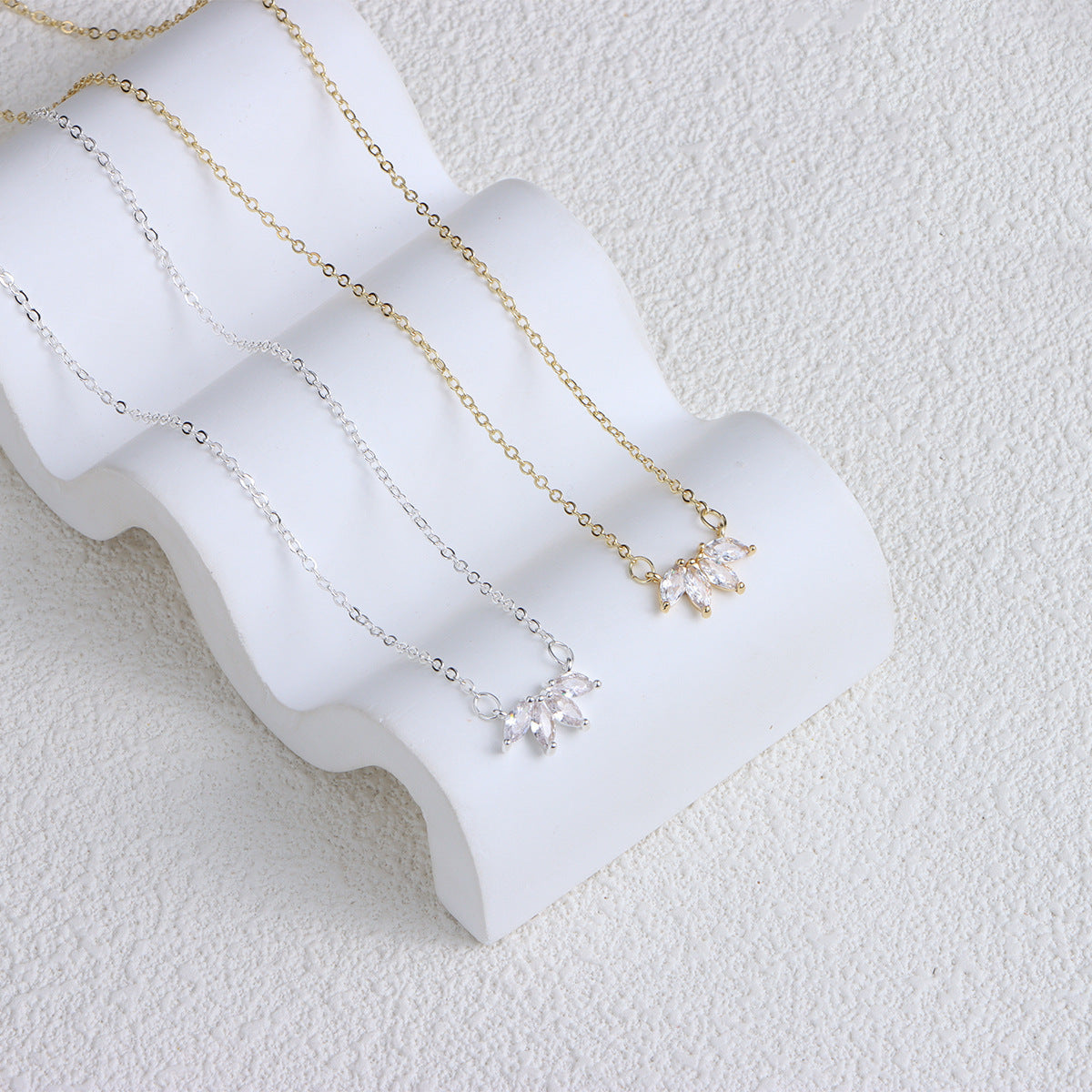 Fashion Jewelry Minimalist Shining Flower Petal Necklace Jewelry DealSniper.net