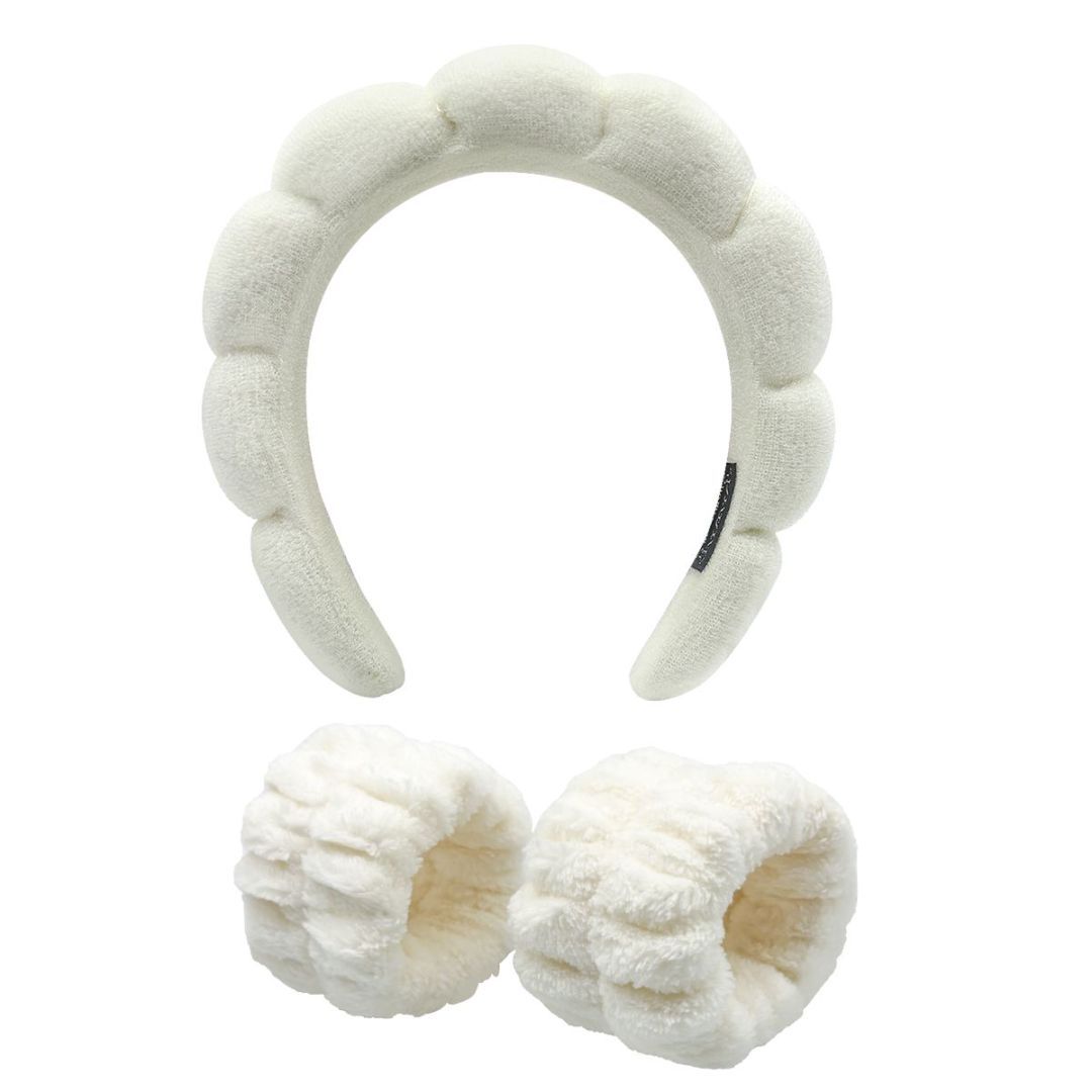 Three-piece Head Clasp Bracelet Set In Beige Beauty DealSniper.net