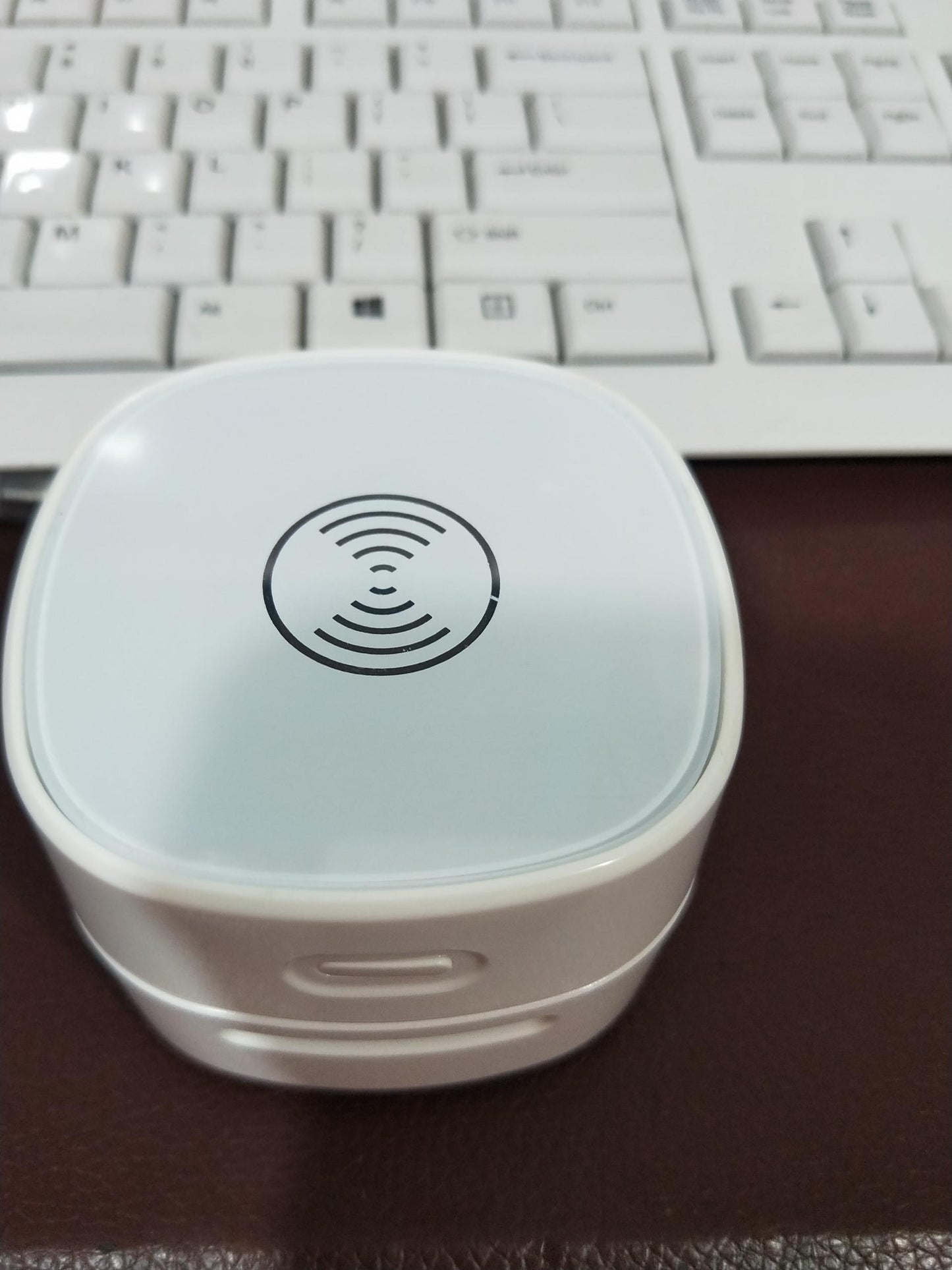Automatic Cleaning Desktop Vacuum Cleaner Gadgets DealSniper.net White Wireless external rechargeable