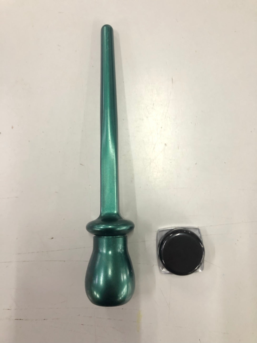 No-Skip Eyeliner Reusable Silicone Eyeliner Guide Tools Eyeliner Gel Pencil Set Deals DealSniper.net