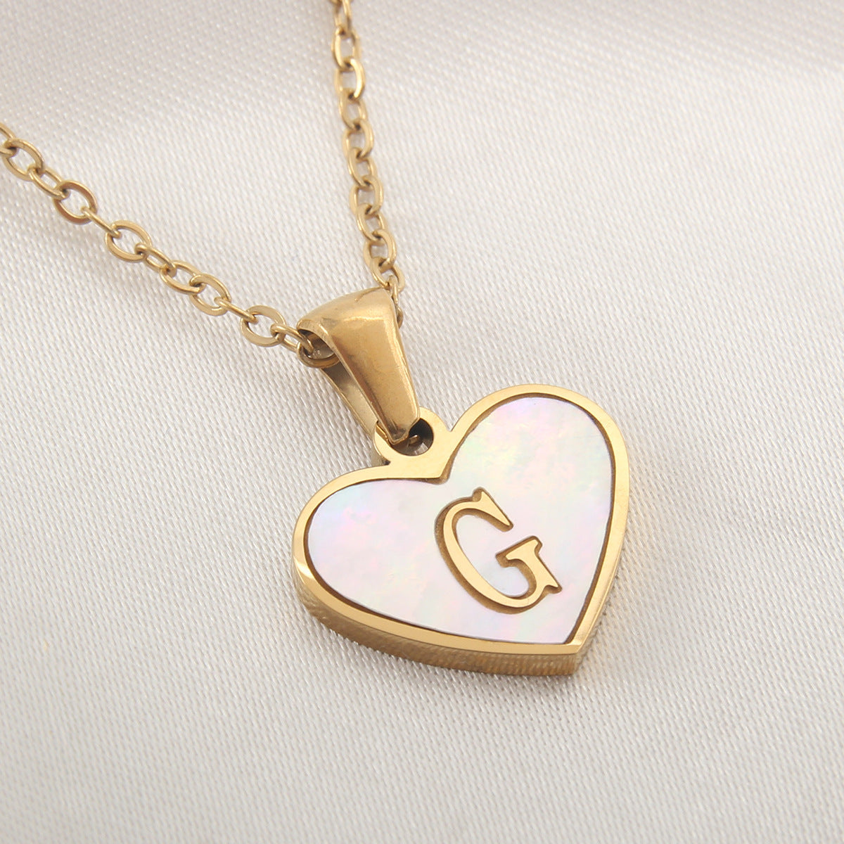 26 Letter Heart-shaped Necklace White Shell Love Clavicle Jewelry dealsniper-net G