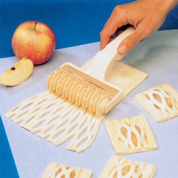 Kitchen Pizza Roller Pin Bread Hole Puncher DIY Baking Needle Kitchen DealSniper.net
