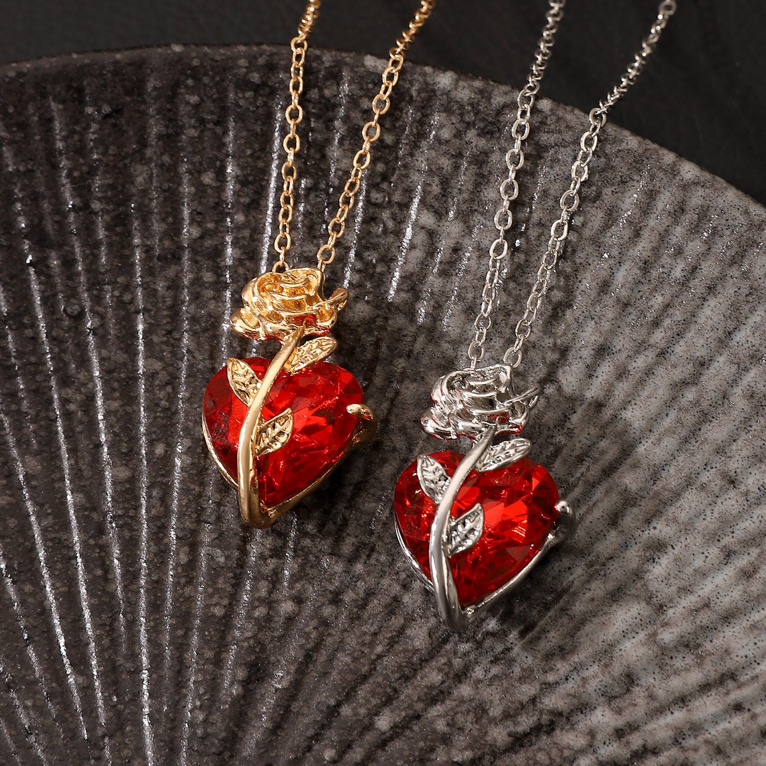 Punk Rose Love Necklace Fashion Personality Heart-shaped Jewelry dealsniper-net