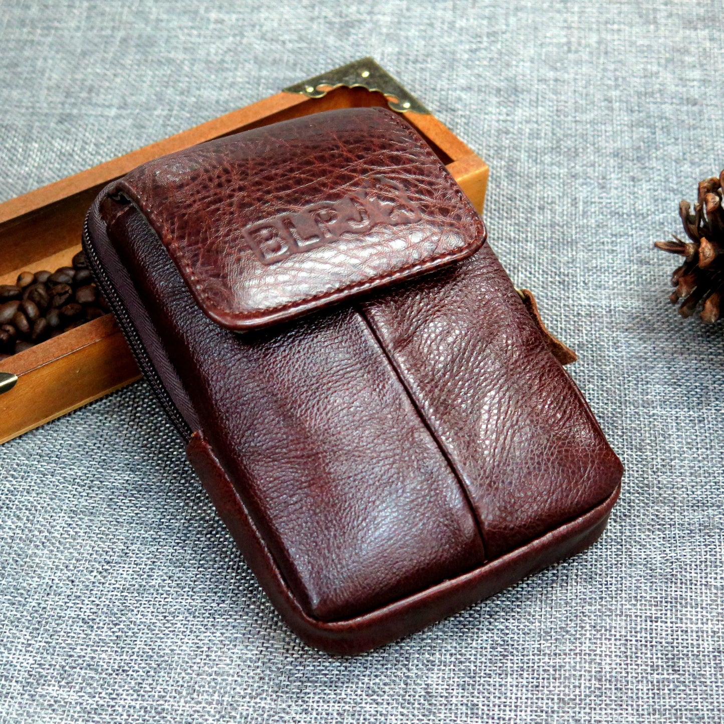 New type of hot selling men's 6 size belt and leather belt handbag Men DealSniper.net