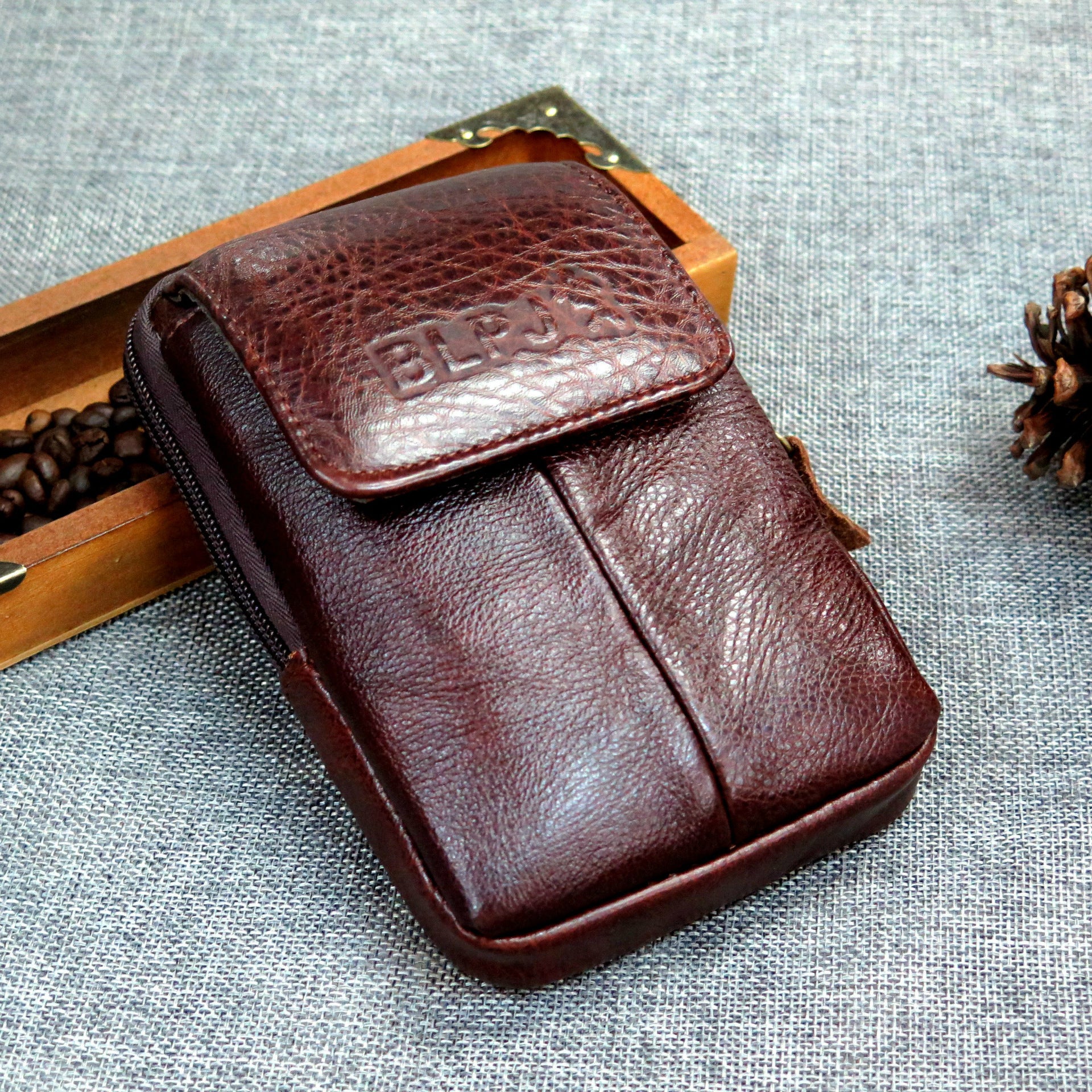 New type of hot selling men's 6 size belt and leather belt handbag Men DealSniper.net