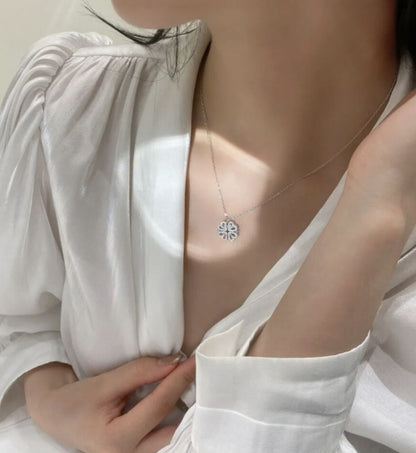 Retro Magnetic Folding Heart Shaped Four Leaf Clover Chain Gifts Holidays dealsniper-net Silver 1PC