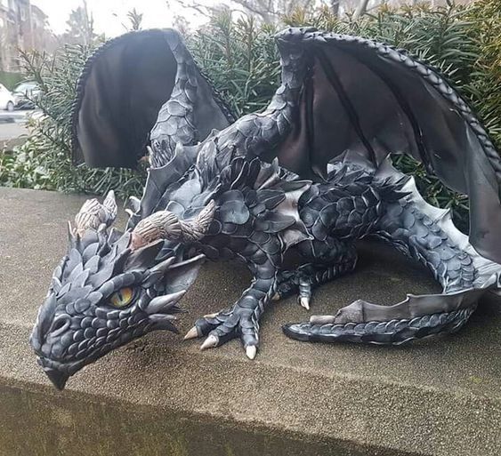 Garden Statue Big Squatting Dragon Sculpture Dragon Guardian Resin