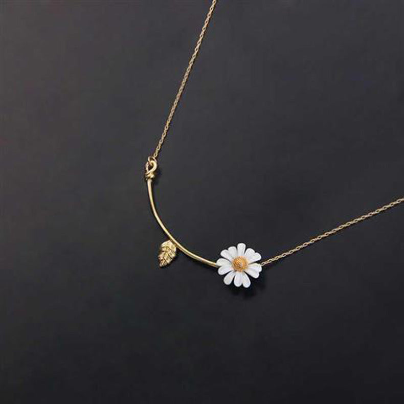 Premium Sense Daisy Earrings Necklace Female Clavicle Chain