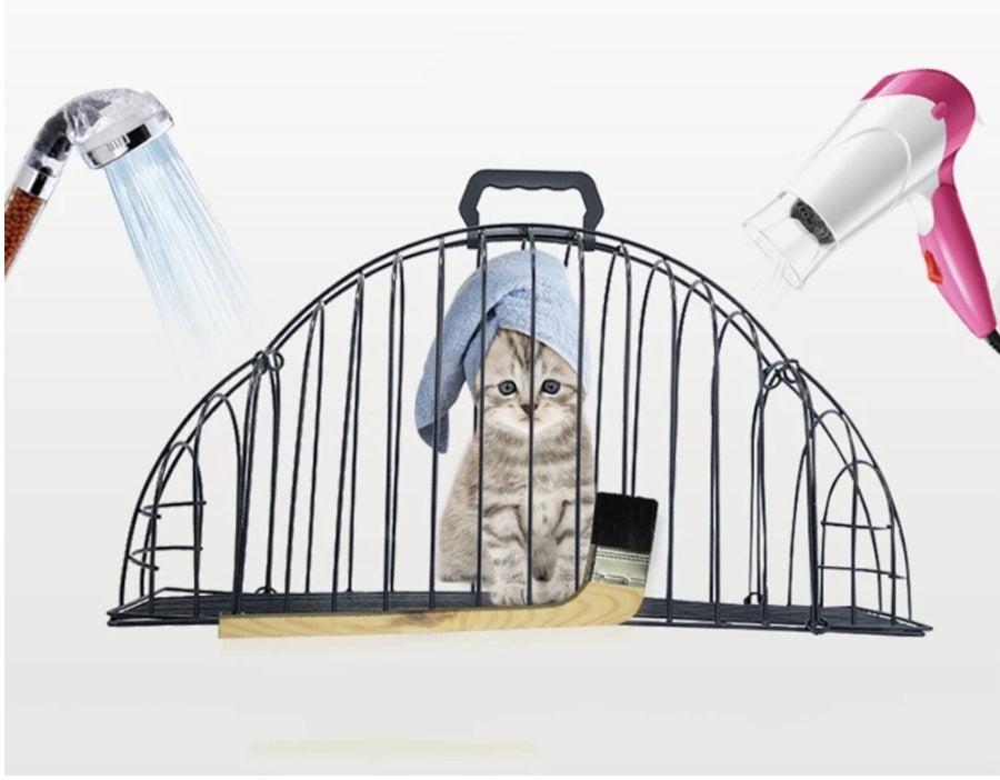 Cats Use A Bath And Transport Cage To Prevent Scratching Pets Gym From House