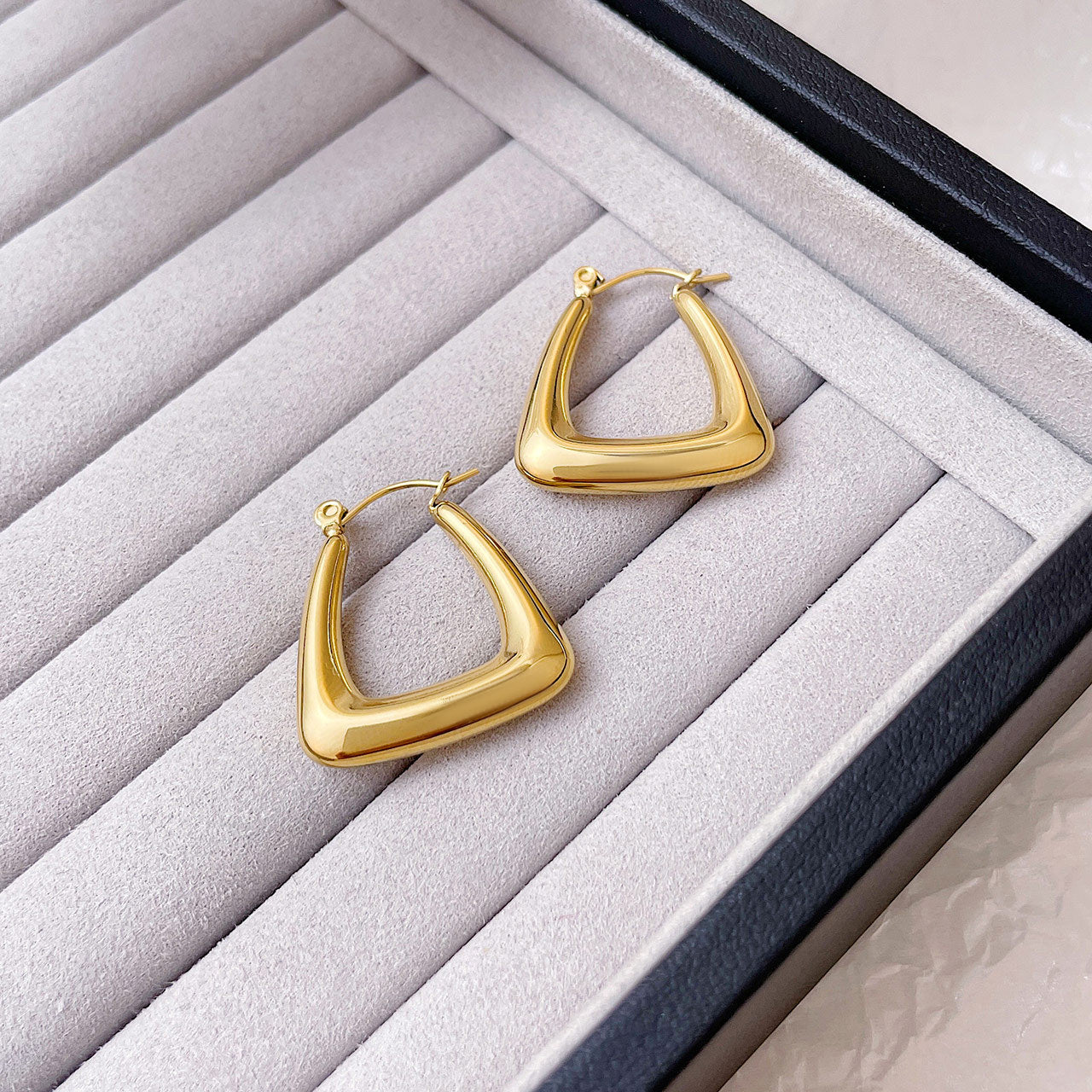 Fashion Wild U-shaped Hollow Earrings Cold Wind Simple Earrings Jewelry dealsniper-net