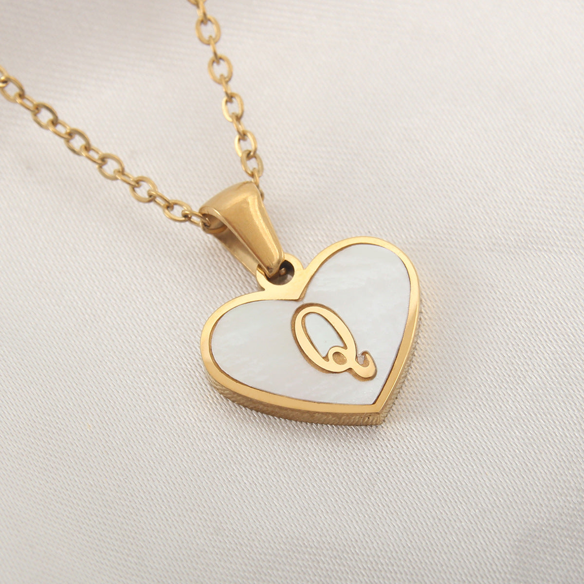 26 Letter Heart-shaped Necklace White Shell Love Clavicle Jewelry dealsniper-net Q