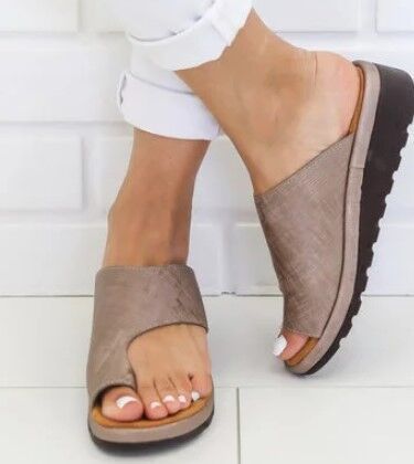 Summer Slippers Shoes For Women Flip Flops Non-Slip Sandals Platform Beach Shoes Women DealSniper.net