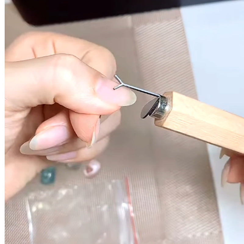 Manicure Magnet Clip Cat's Eye Beauty DealSniper.net