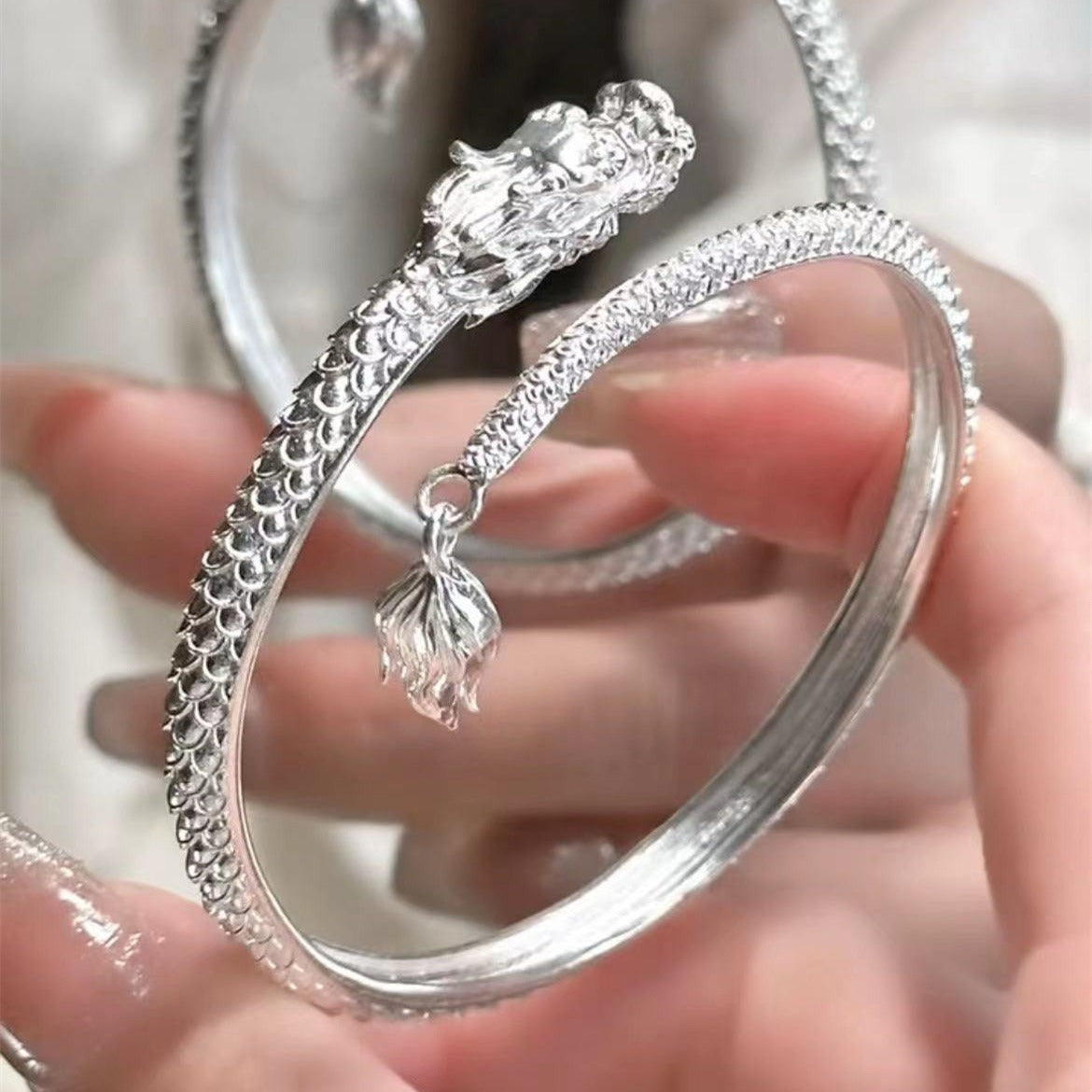Trendy Magical Dragon Waving Its Tail Chinese Style Men And Women Jewelry Gym From House