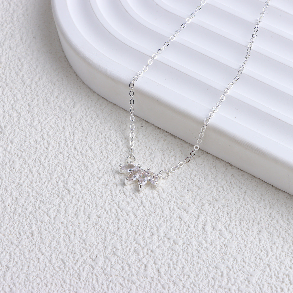 Fashion Jewelry Minimalist Shining Flower Petal Necklace Jewelry dealsniper-net