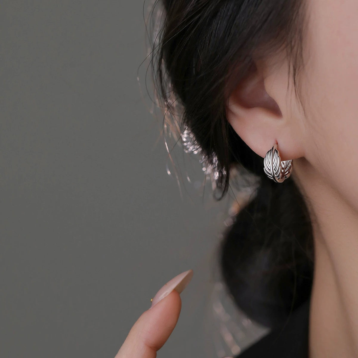 Delicate Feather Women Earrings Ins Style Niche Designed Jewelry Gym From House
