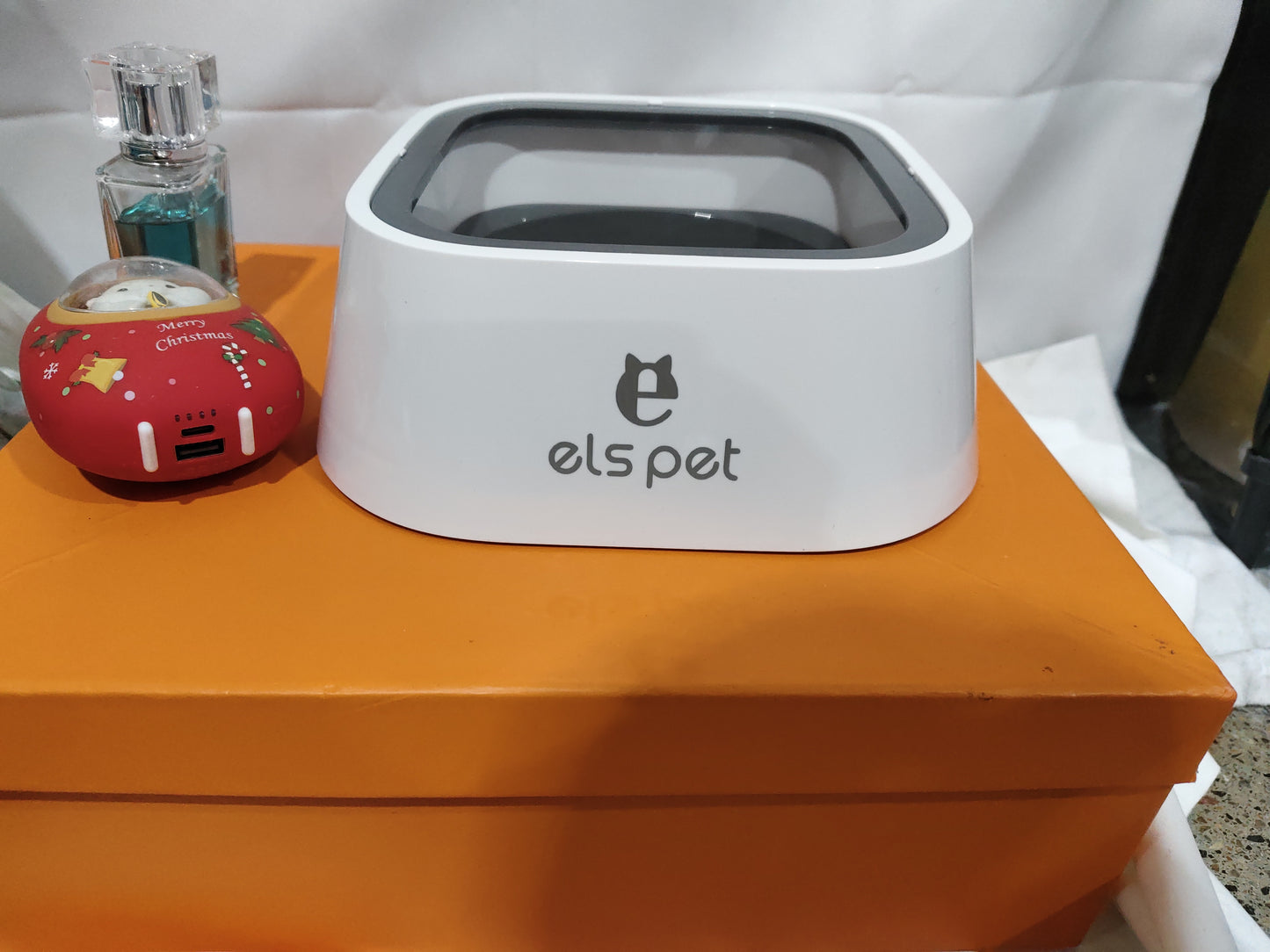 Portable Dog Bowl Pet Floating Bowl Splash-proof Pets Gym From House