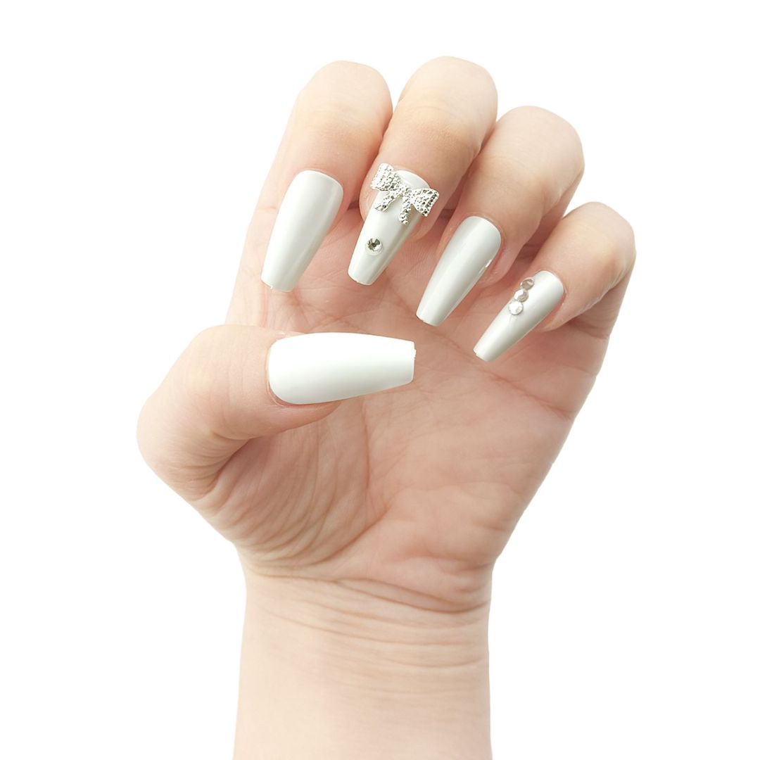 Inlaid With Silver Collar And White Nails Beauty dealsniper-net